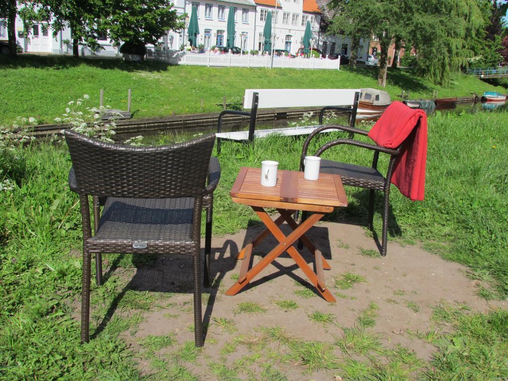Apartments Im Froschhaus Mit Fruehstueckskuechen 腓特烈 外观 照片