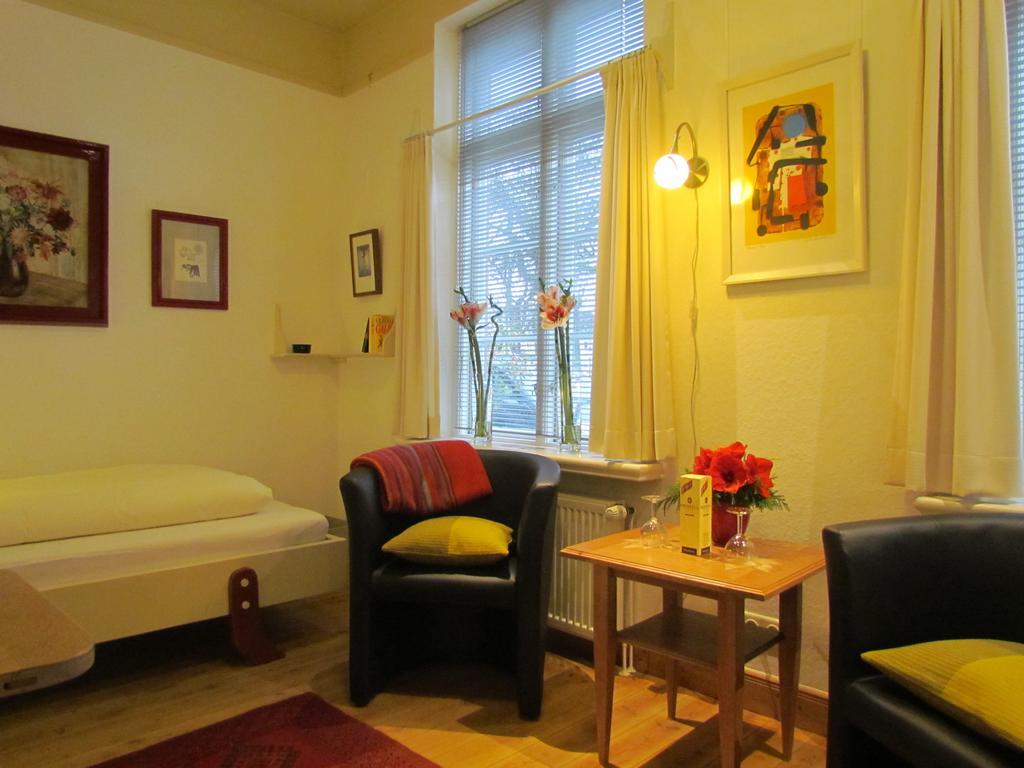 Apartments Im Froschhaus Mit Fruehstueckskuechen 腓特烈 客房 照片